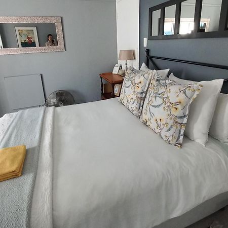 Peony Luxury Room With Wifi And Own Entrance Stellenbosch Extérieur photo