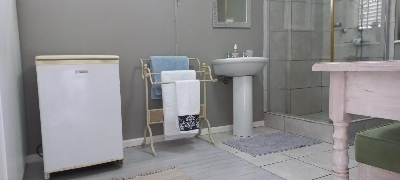 Peony Luxury Room With Wifi And Own Entrance Stellenbosch Extérieur photo