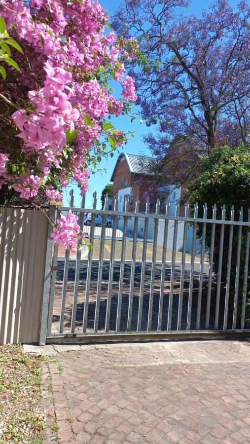 Peony Luxury Room With Wifi And Own Entrance Stellenbosch Extérieur photo