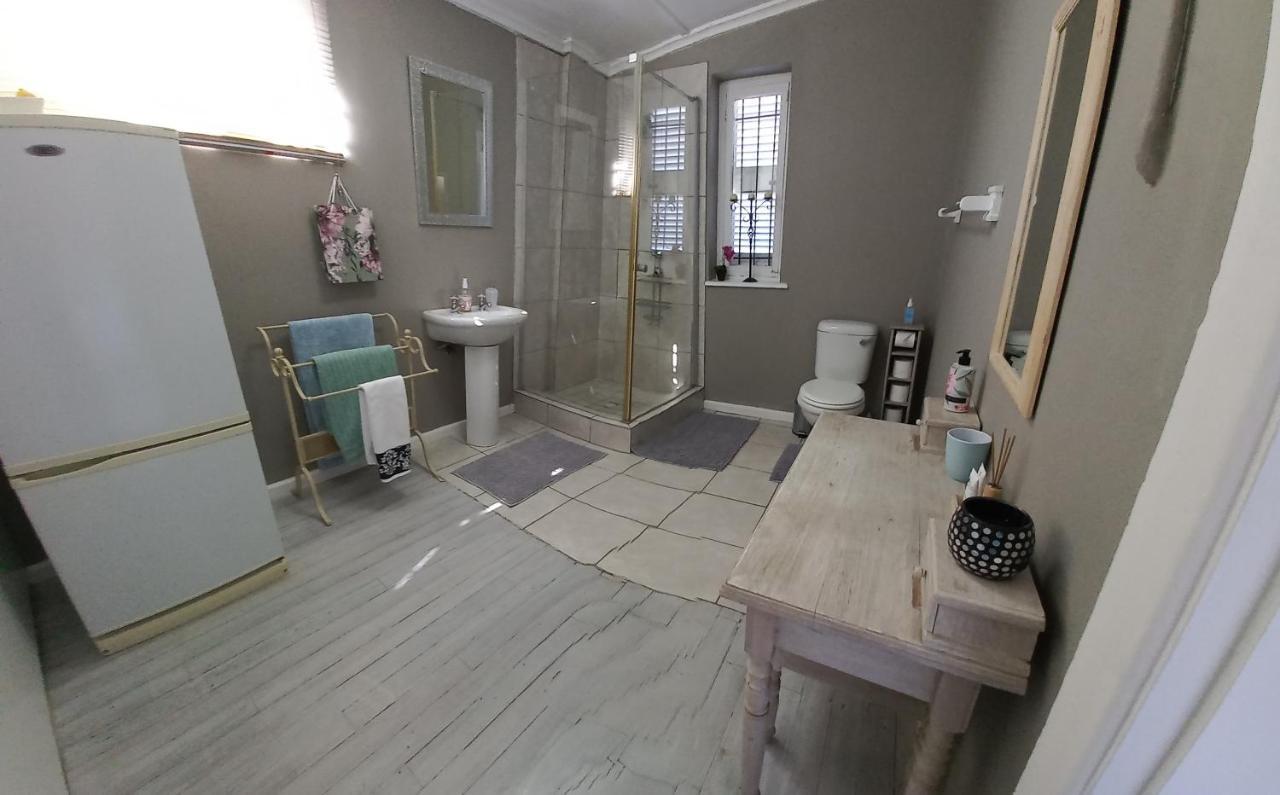 Peony Luxury Room With Wifi And Own Entrance Stellenbosch Extérieur photo