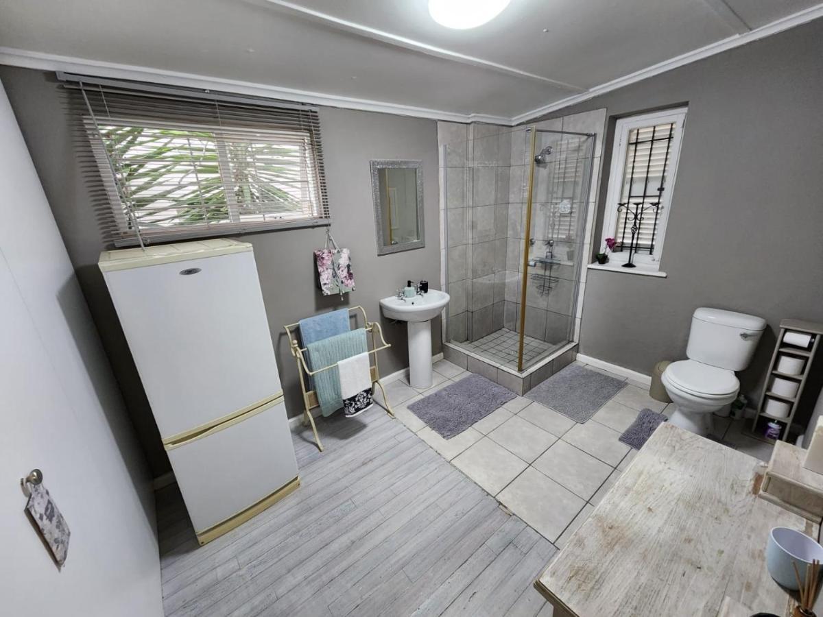 Peony Luxury Room With Wifi And Own Entrance Stellenbosch Extérieur photo